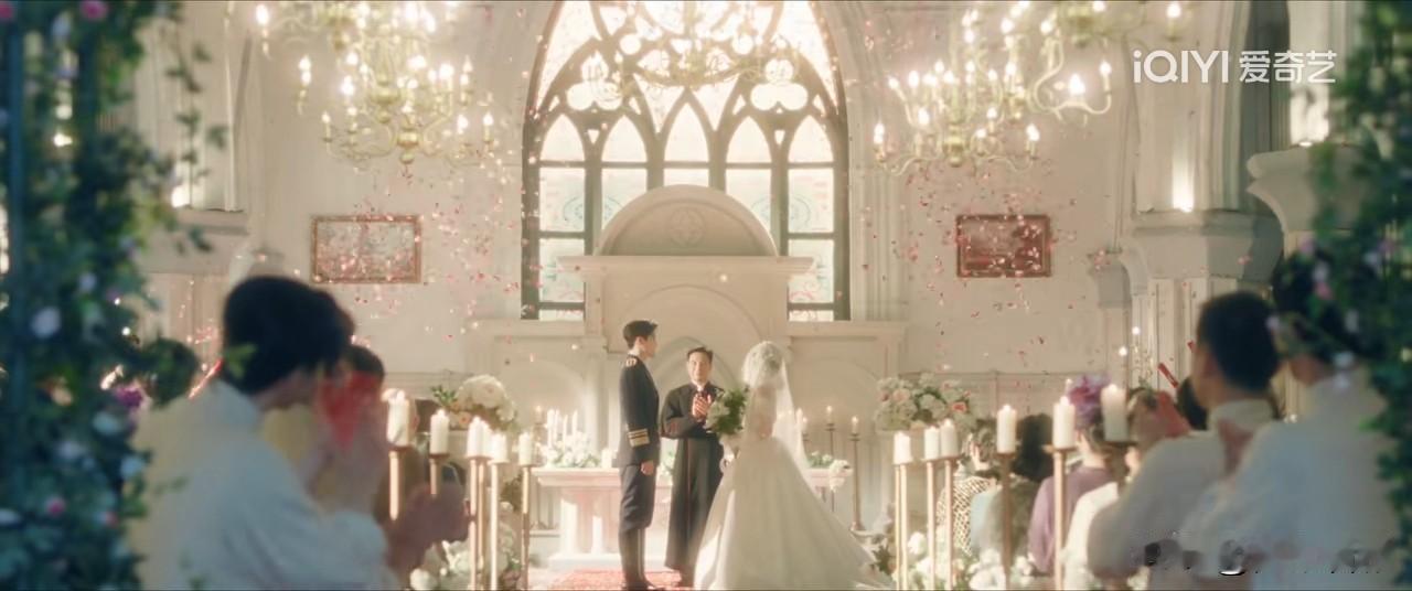 《这一秒过火》第22集预告：慕容清渝和任素素的婚礼现场新娘换成了叶芝鸿，假婚礼变