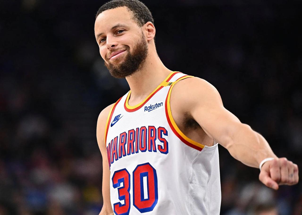 又一个赛季常规赛结束，老家伙们的表现达到预期了吗？1、库里(38岁)场均