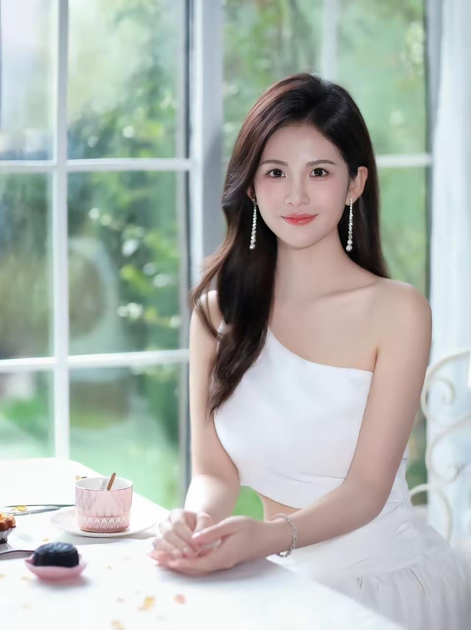 阳光洒进来的午后，优雅下午茶时光