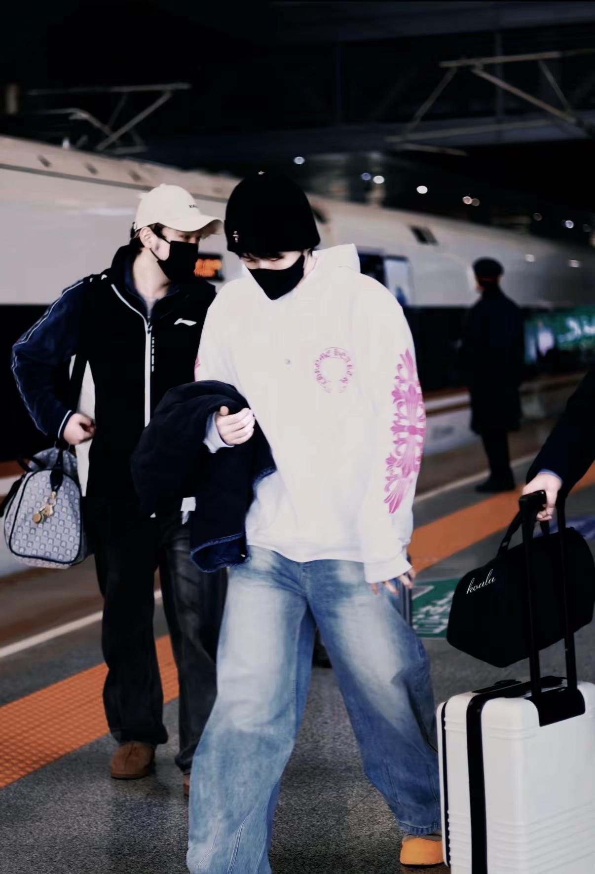 Keepupwithfashion.王楚钦stp