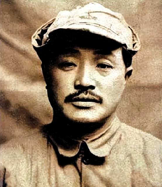 同为八路军师长，为何抗战中后期贺老总渐渐淡出一线野战指挥八路军三大主力师，