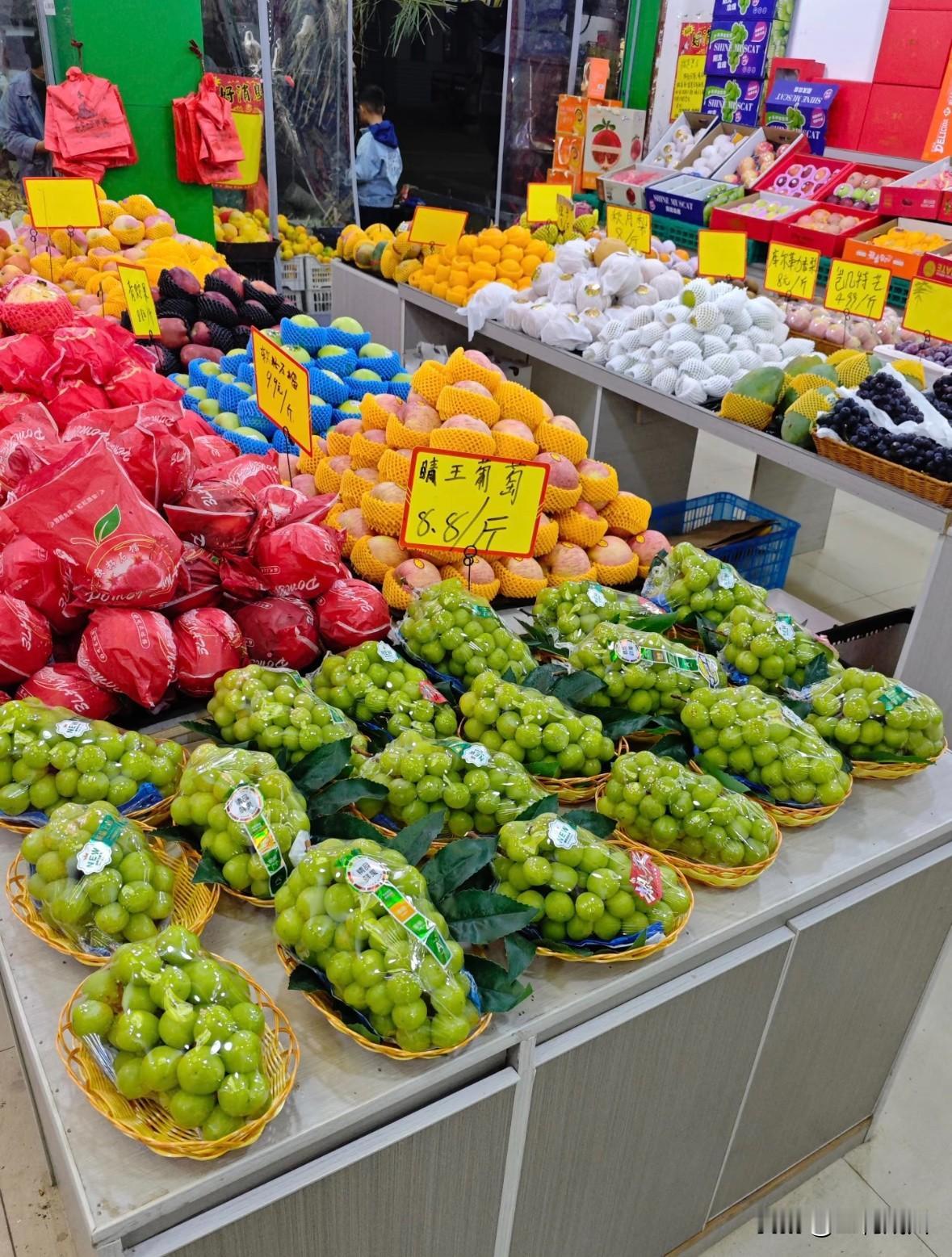 我一直很好奇水果店里这么多水果坏了的怎么办有些水果肯定放不了多久的也不可