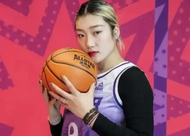 女篮不选择李梦，我支持！能代表国家二字的运动员，一定是正能量的，不论是仪容仪