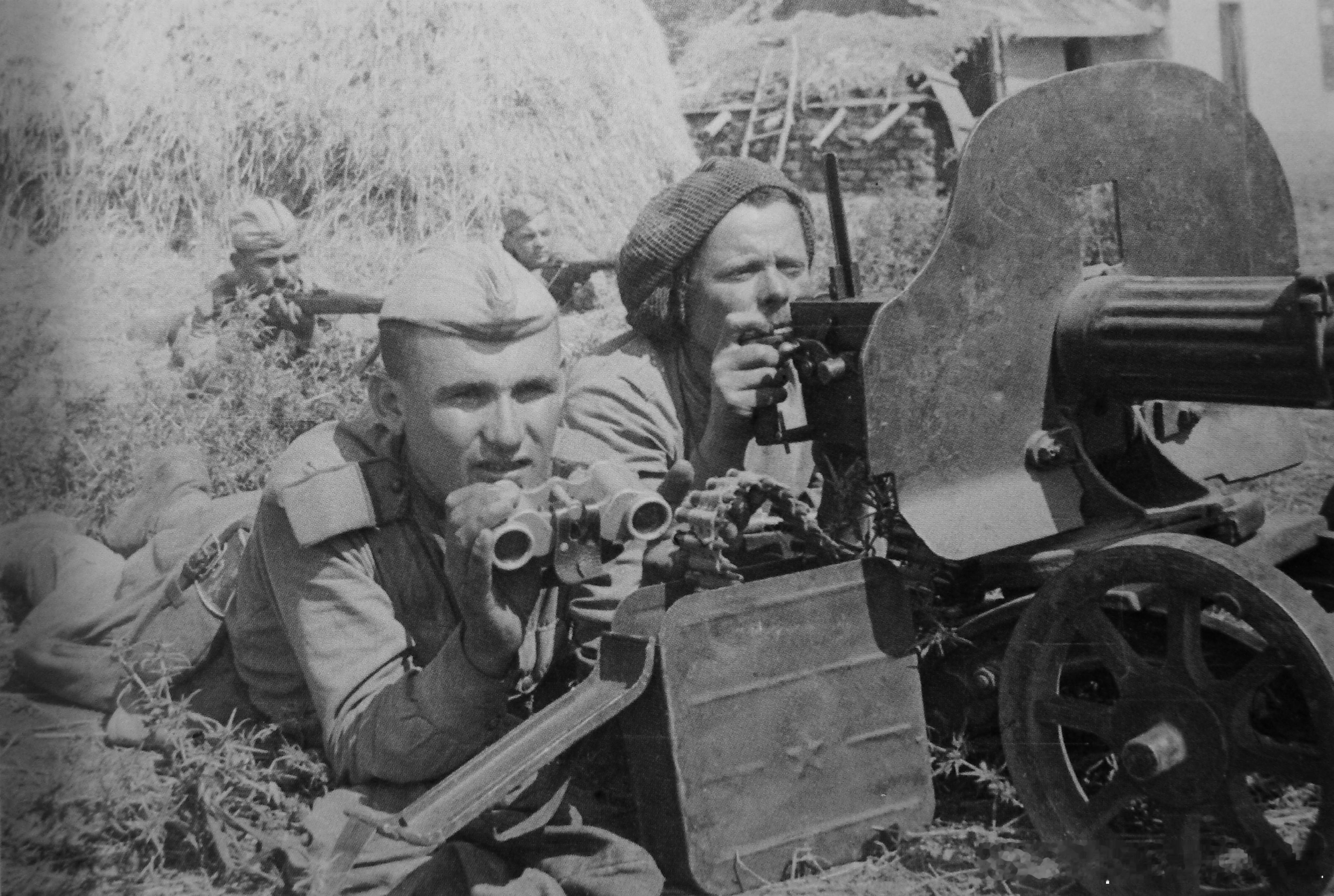 1944年9-10月乌克兰第3方面军近卫机械化第4军近卫机械化第15旅摩托化步兵