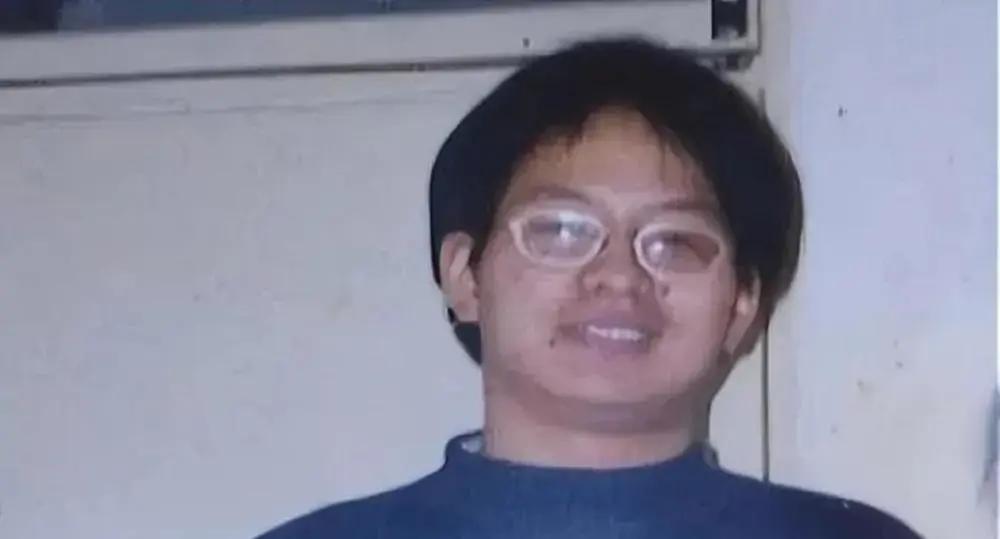 1999年，北大博士王永强带着妻子移民美国，此后20年都没有回国和家里人联系，他