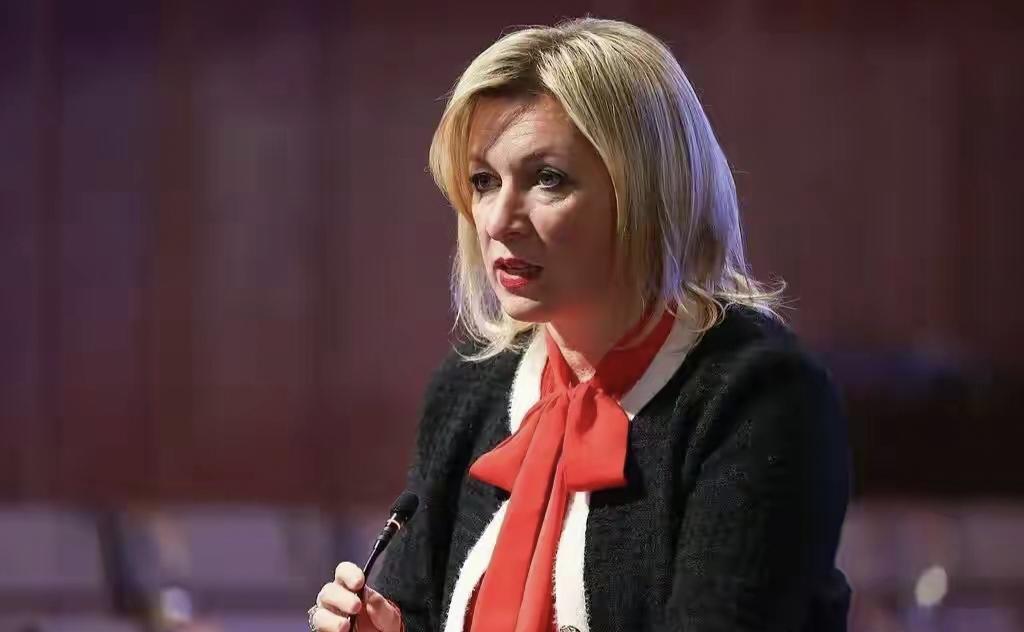 黑海油轮连环爆：5方人马各执一词，油价波动竟影响你加油钱！黑海那两声巨响，