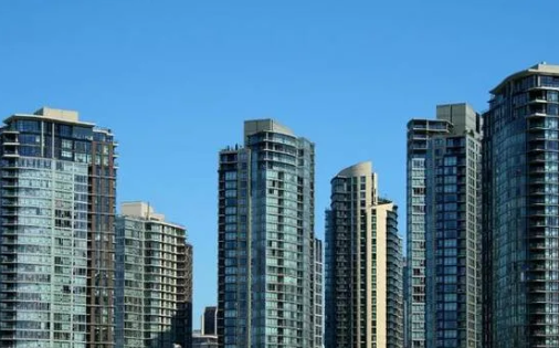 北京，一女子将房子卖了815万，刚出手暴涨150万，租户竟以优先购买权索要184