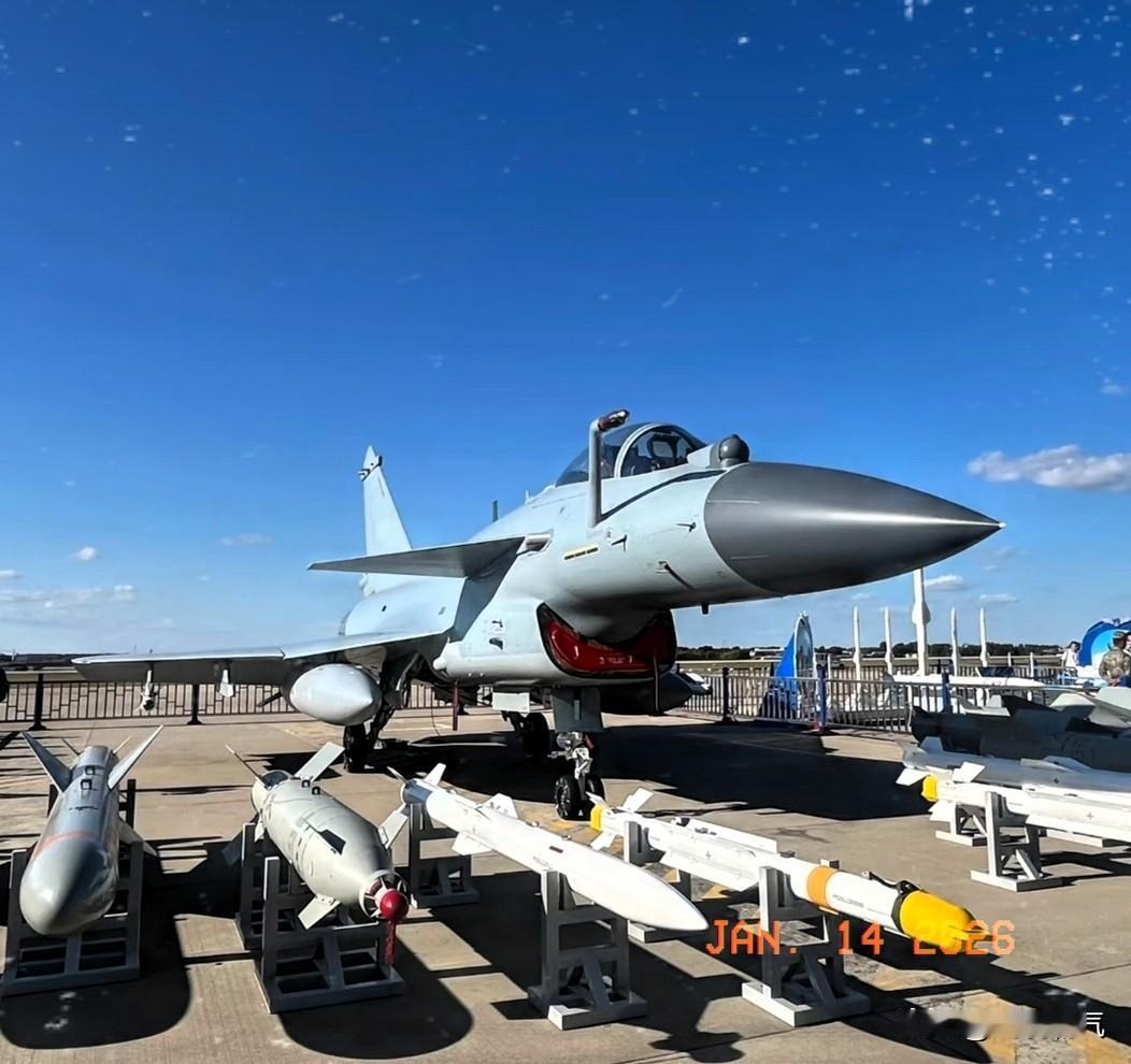 美军的逻辑是“打第一枪”，中方的逻辑是“锁定你第一秒”。这所谓代差，从来不是技术