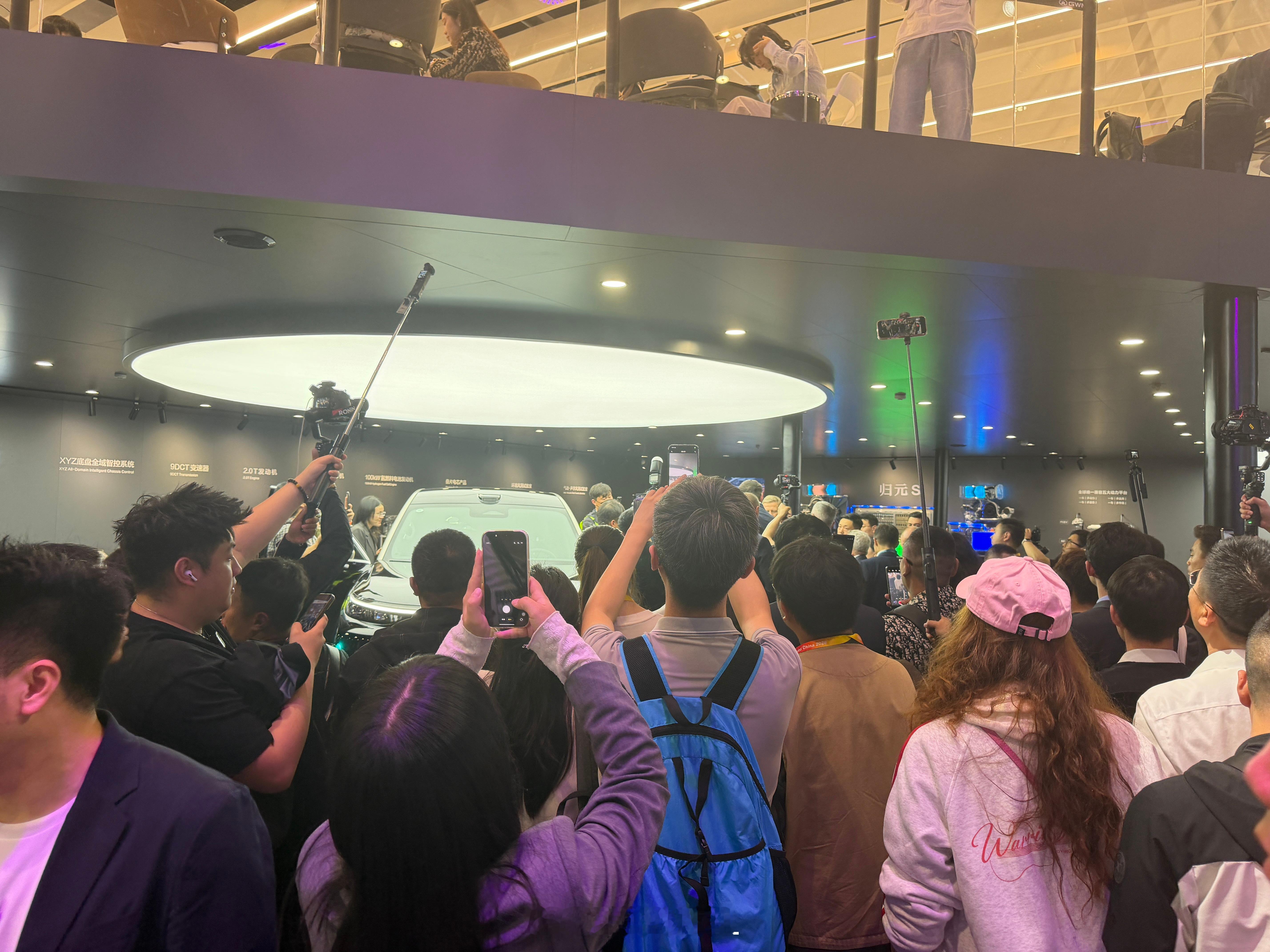 魏总这人气真不得了啊