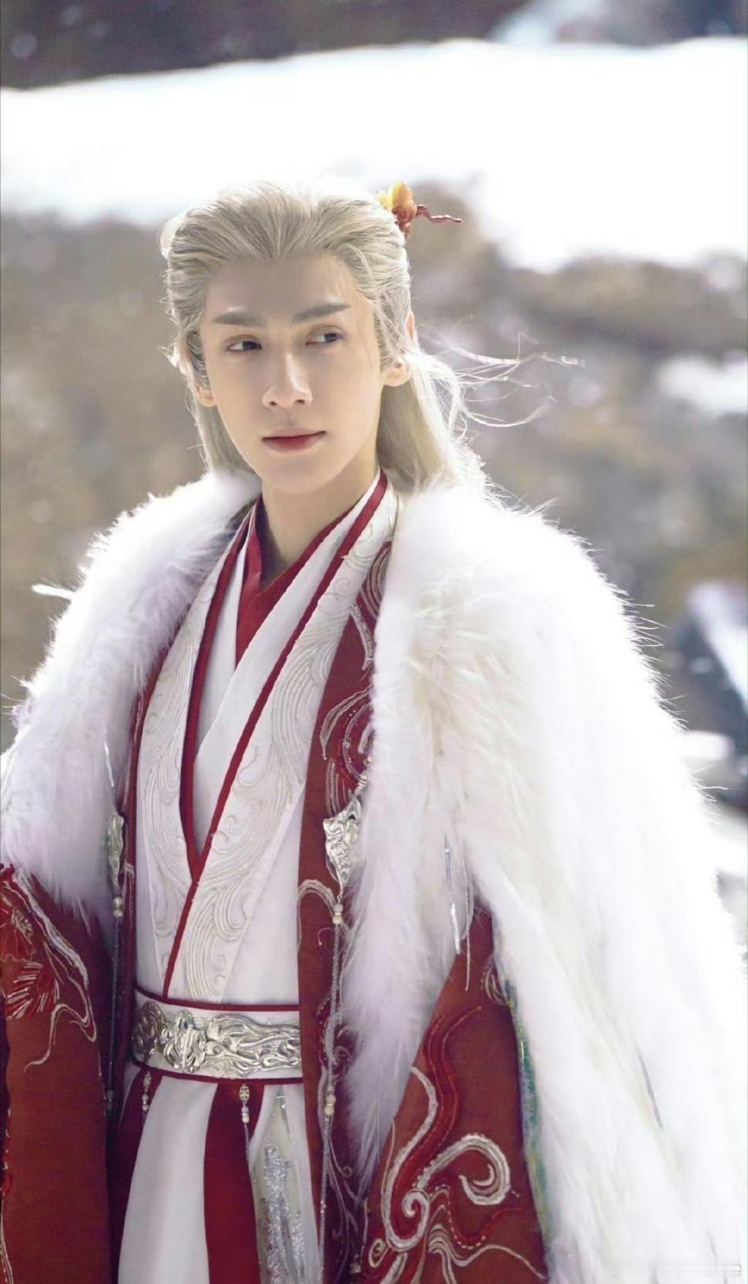 2025年度扛剧生我提名罗云熙，他当之无愧。《水龙吟》是从玄侠这个赛道里脱颖而出