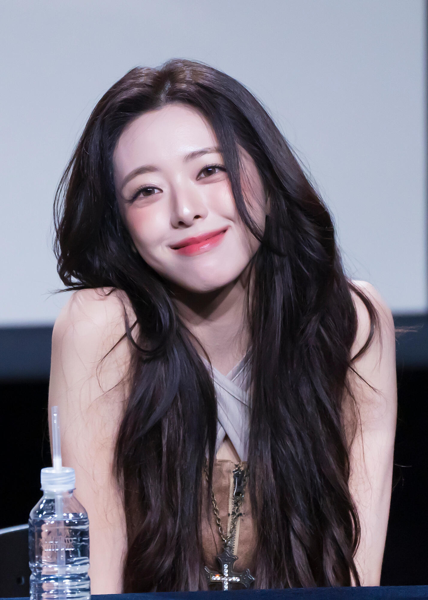 申有娜就是有能力把照片美得像油画….