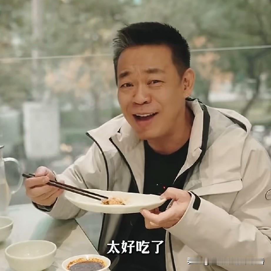 孙浩是陕西人，陕西人自然钟情于各类面食，饺子更是他们的心头好。他对各种馅料的饺子
