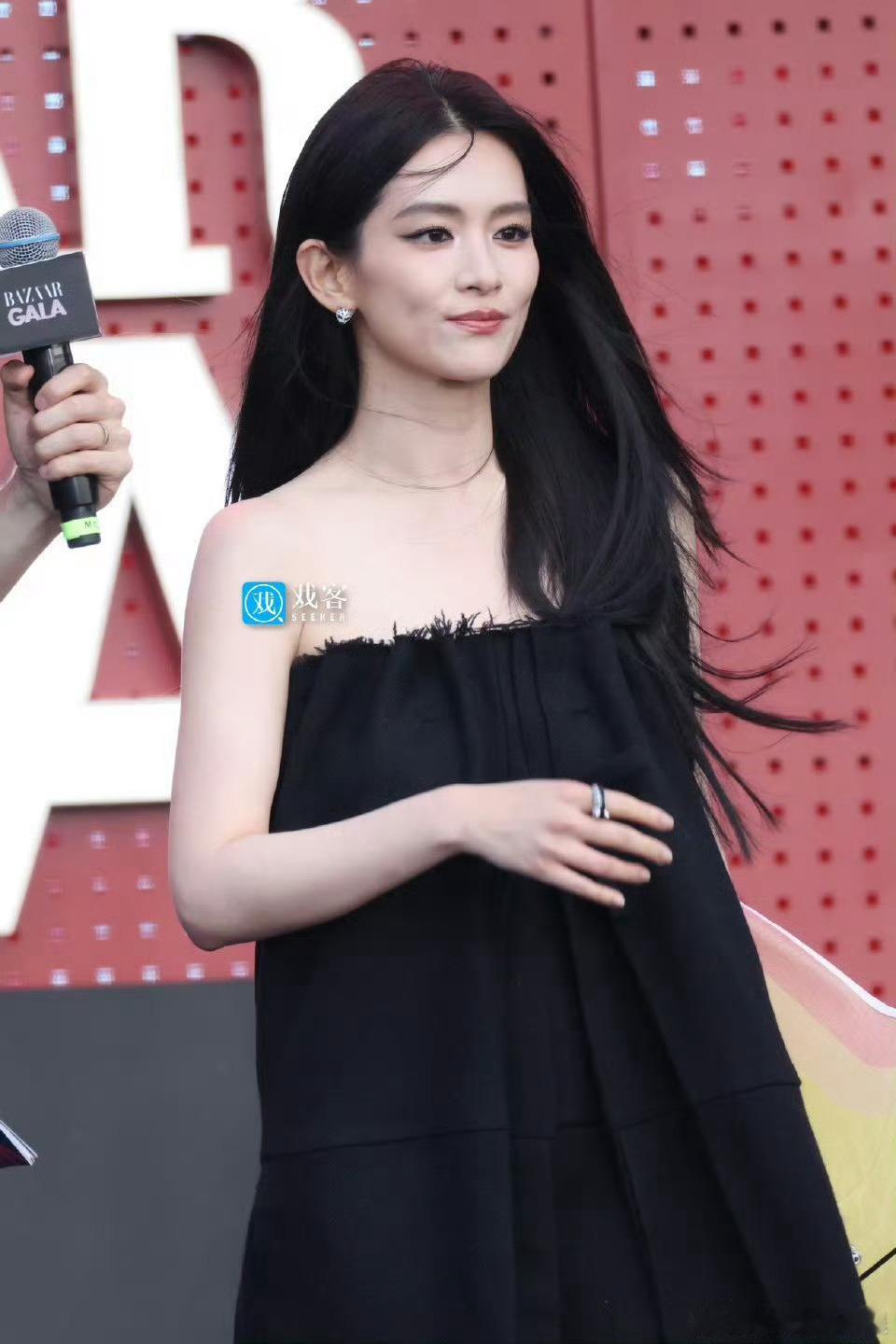 芭莎之夜红毯生图来了状态如何陈昊宇田曦薇卢昱晓章若楠喻言刘宇米卡