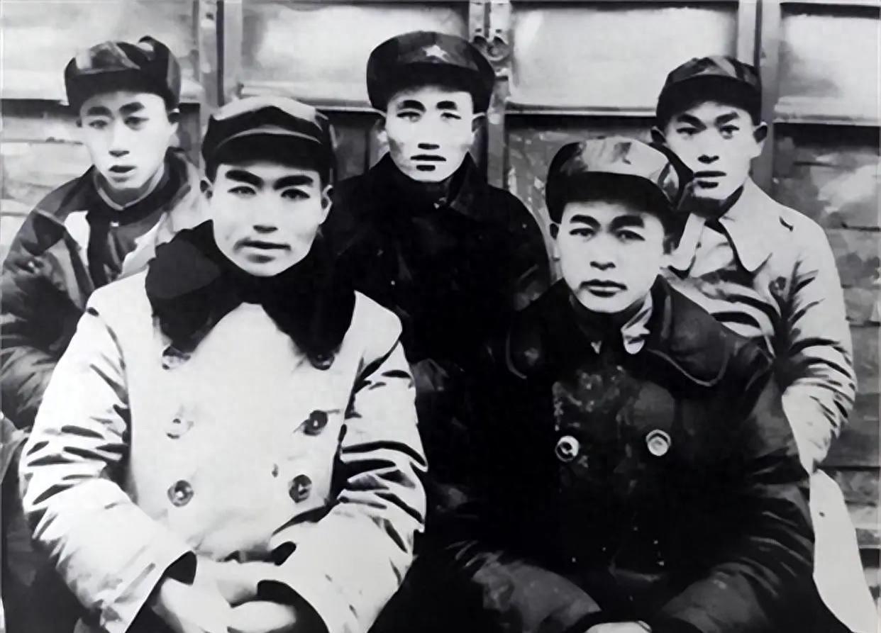 程子华错失344旅政委职，陕北肃反担责任，建国后转地方工作。1937年红军