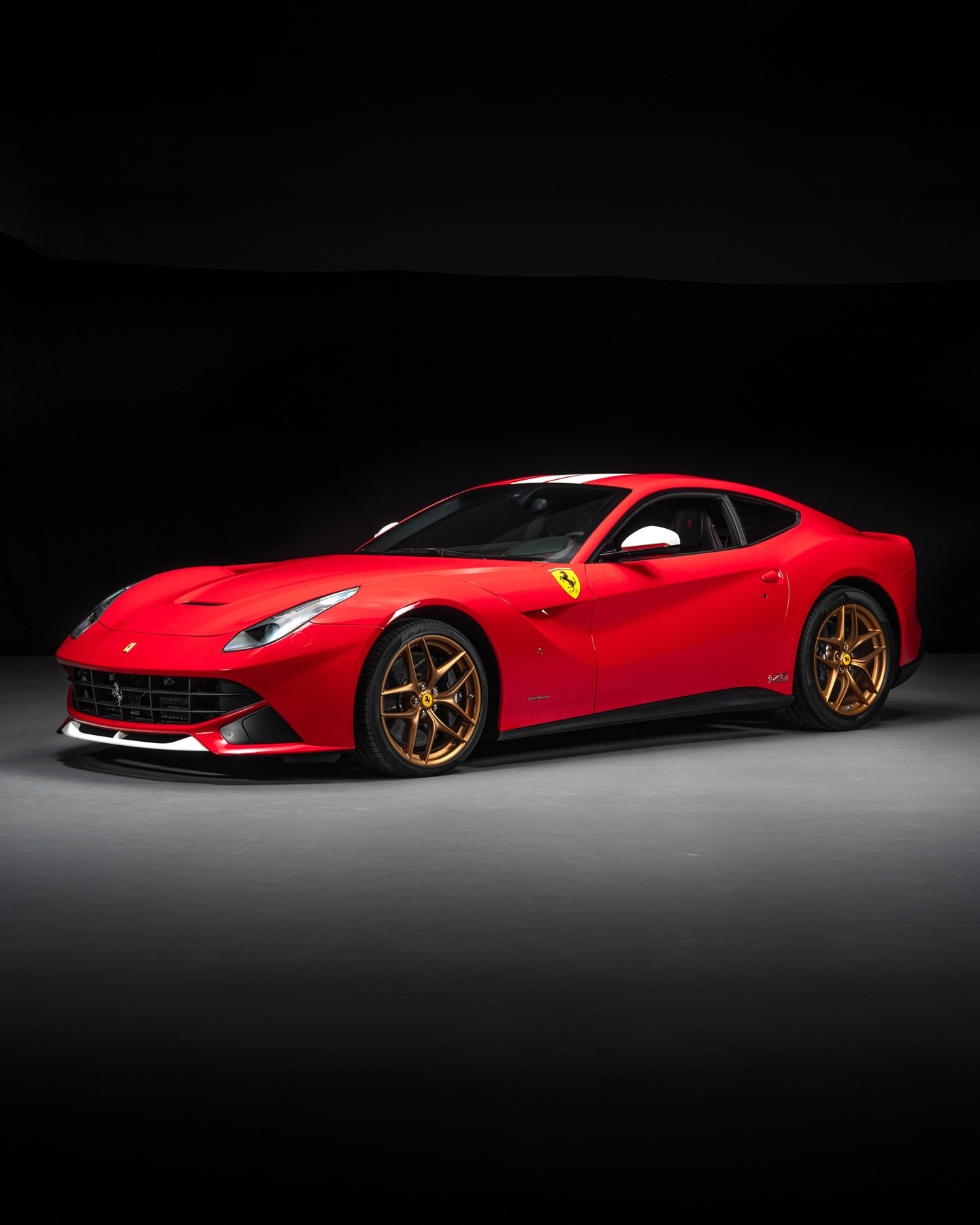 为庆祝70周年纪念，法拉利创造了七十种独特的经典涂装，每种涂装在每款车型上只应用