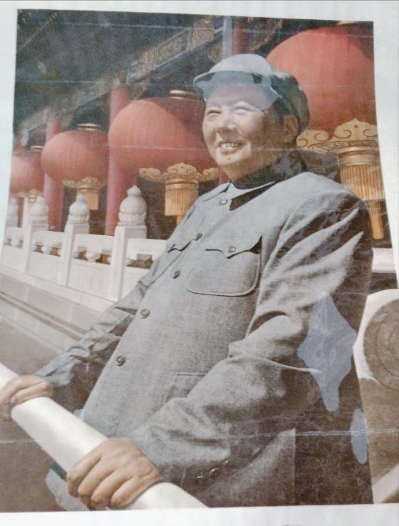 毛泽东家真正的邻居到底是谁？说起毛泽东的邻居，很多人第一反应是刘少奇，因为中