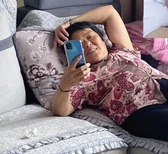 我真是越来越看不透我婆婆了，今年才58岁，年龄又不是很大，每天就是上个班，回家就