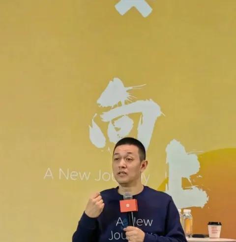 李斌可能笑不出来，尽管蔚来三天涨了15%。乐道L90定价19.39万起，展