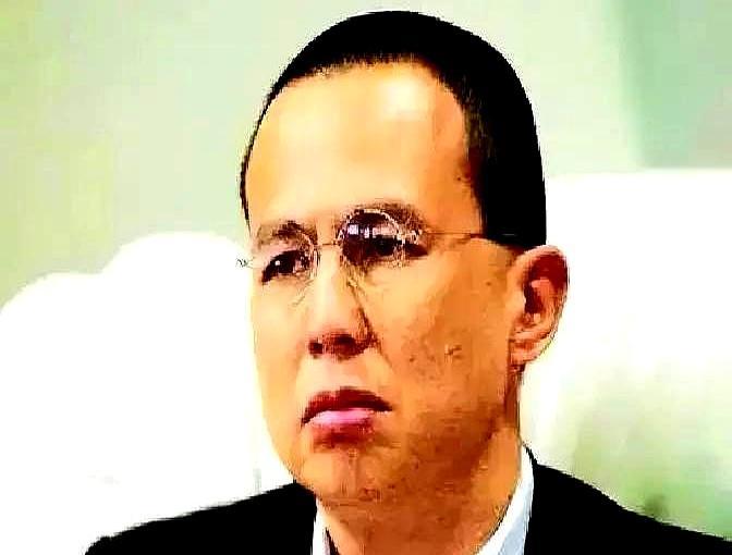 58岁李泽楷的算盘，打得噼啪响。送29岁港姐一套1亿豪宅，首付5000万他掏，剩