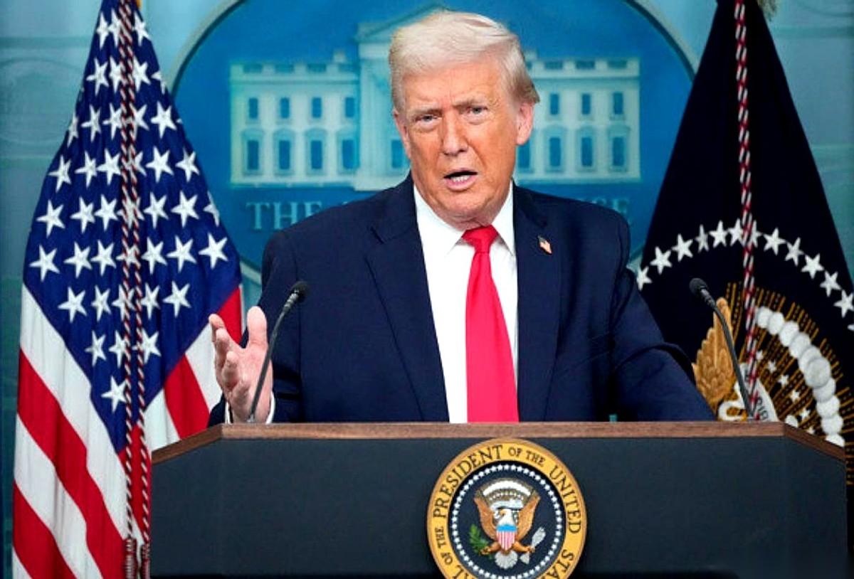 一觉醒来，巴基斯坦发现自己跟中俄伊朝，并排上了美国的“黑名单”。说这五个国家是