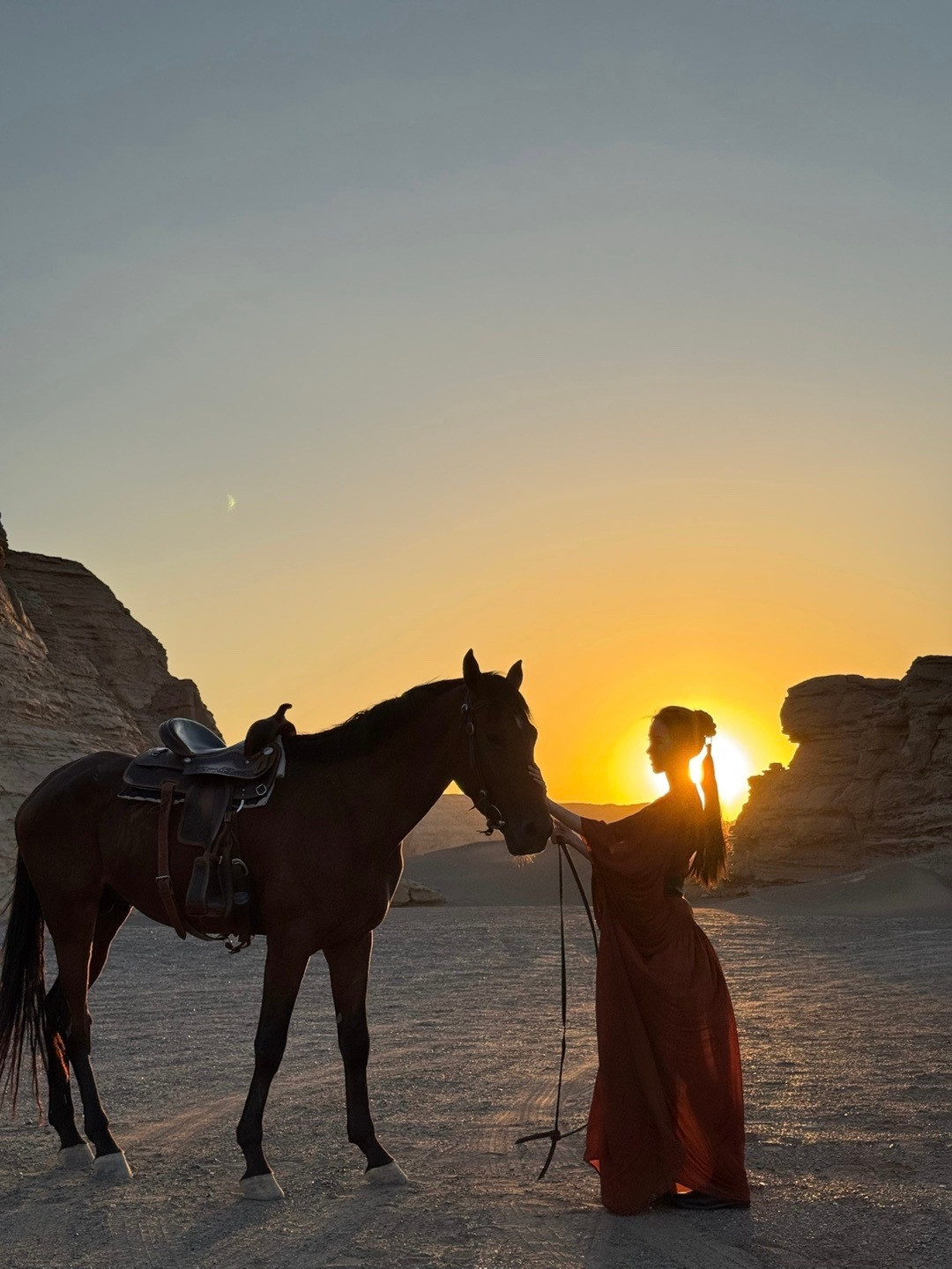 陈都灵灵动气韵，万里生息。写意山河，描绘自在「丹」「青」。