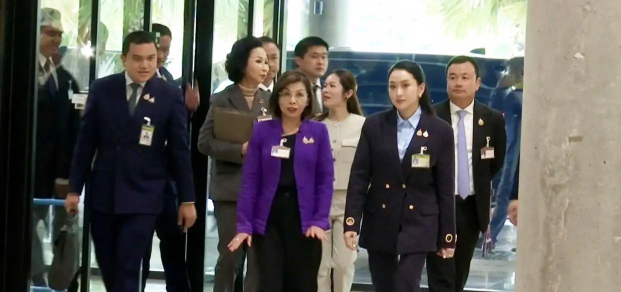 8月13日泰国国会召开会议，泰国副总理兼财政部长皮查伊·春哈瓦吉拉先生作为特别委