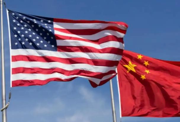 美国一边抓总统一边打伊朗，中国为何一声不吭？别天真了，中国根本不会上美国的这个圈