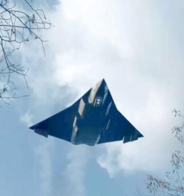 我国新一代远程战略轰炸机要亮相了？10月8日，我国航空工业一飞院召开了一场
