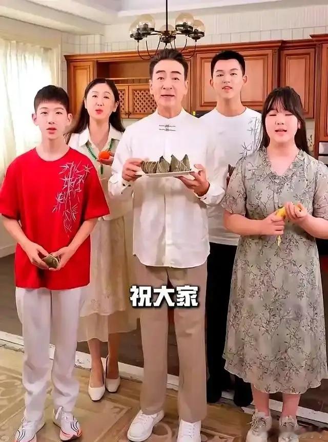 娶小自己21岁老婆，被18岁儿子嫌弃年纪大71岁寇振海终为无知买单！