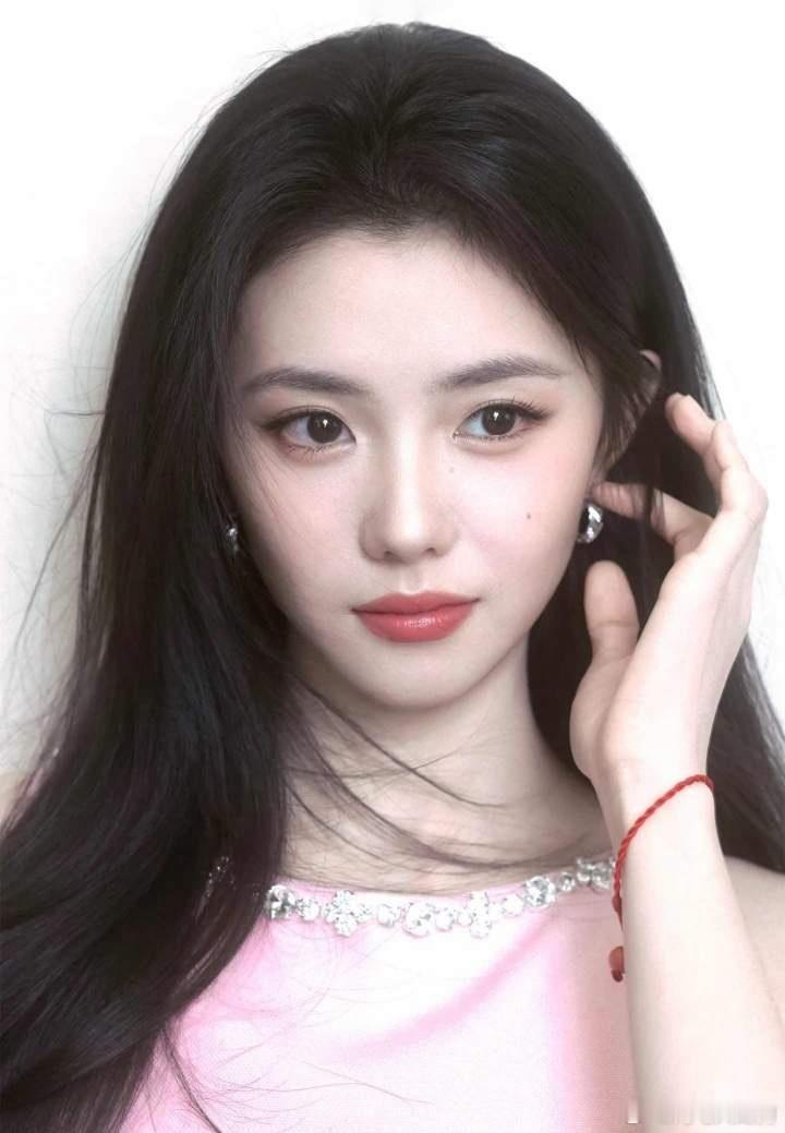 娱乐小料张新成，丁禹兮《南部档案》暂定6月中旬播出邓为确认参加央视五四晚会录制这