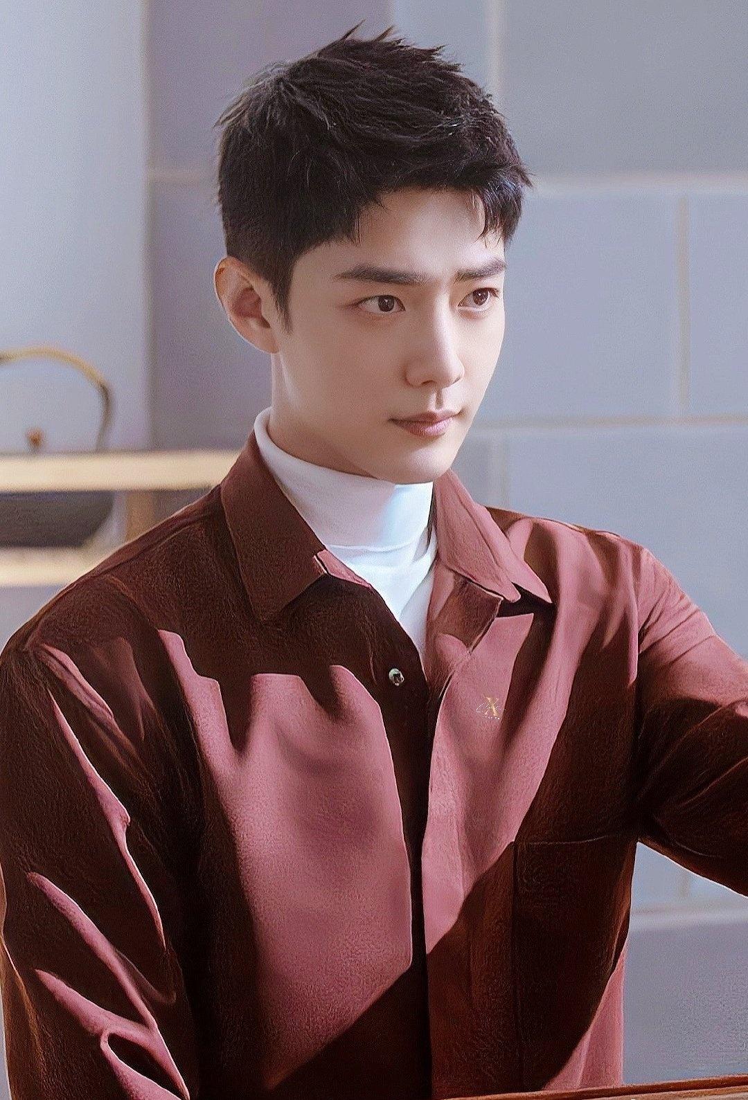 我们坐在高高的虾壳上听老虾讲过去的故事神颜肖战​​​