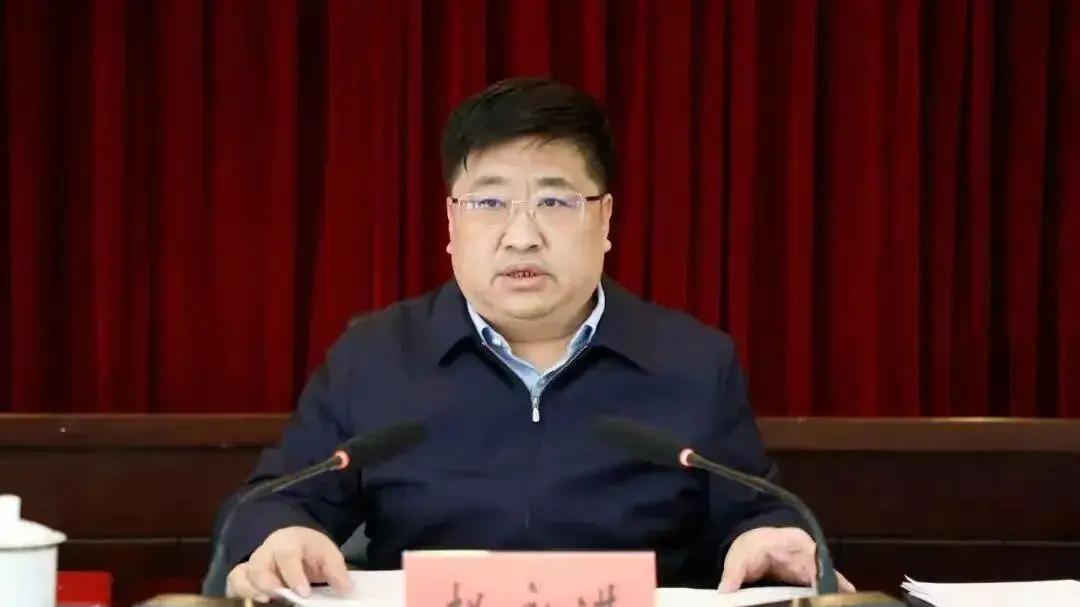 山西长治市沁源县曝出惊人官场变局，原本顺利的通过任前公示，即将晋升市级岗位的县委