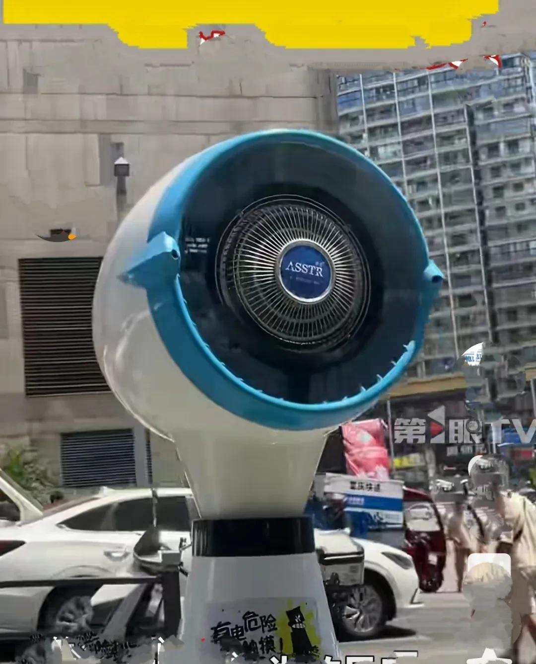 重庆近日气温高达40度。为了让外地游客在重庆能很好地拍照、欣赏重庆的景色，观音桥