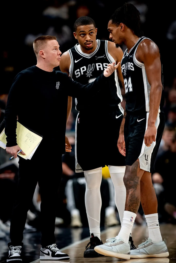 文班亚马谈首席助理教练肖恩·斯威尼为防守带来的改变防守大师🛡️为了提振球队