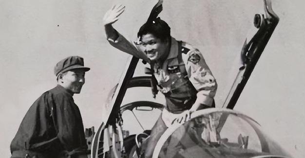 1981年一架敌机向我国内陆飞来，当我国刚要发射防空导弹时，却发现这架敌机开始晃