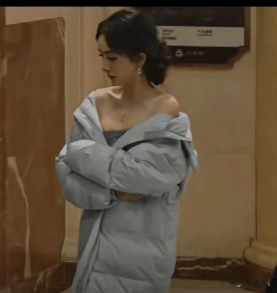 都说明星风光，可明星的不容易又有谁能看见。台上一分钟，台下十年功，你看到的光鲜