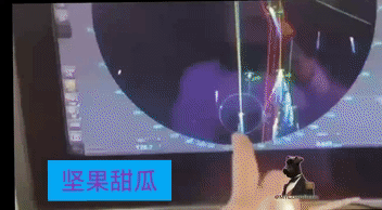 福特号成为追拍对象，在海上某处，货船上的一名中国水手发现了附近的福特号航空母舰