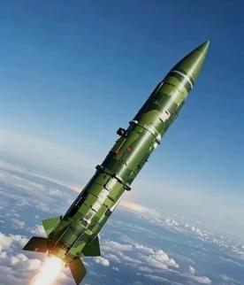 美军真的敢全面轰炸中国吗？一位德国军事专家最近在研讨会上说了一句大实话，直接撕掉