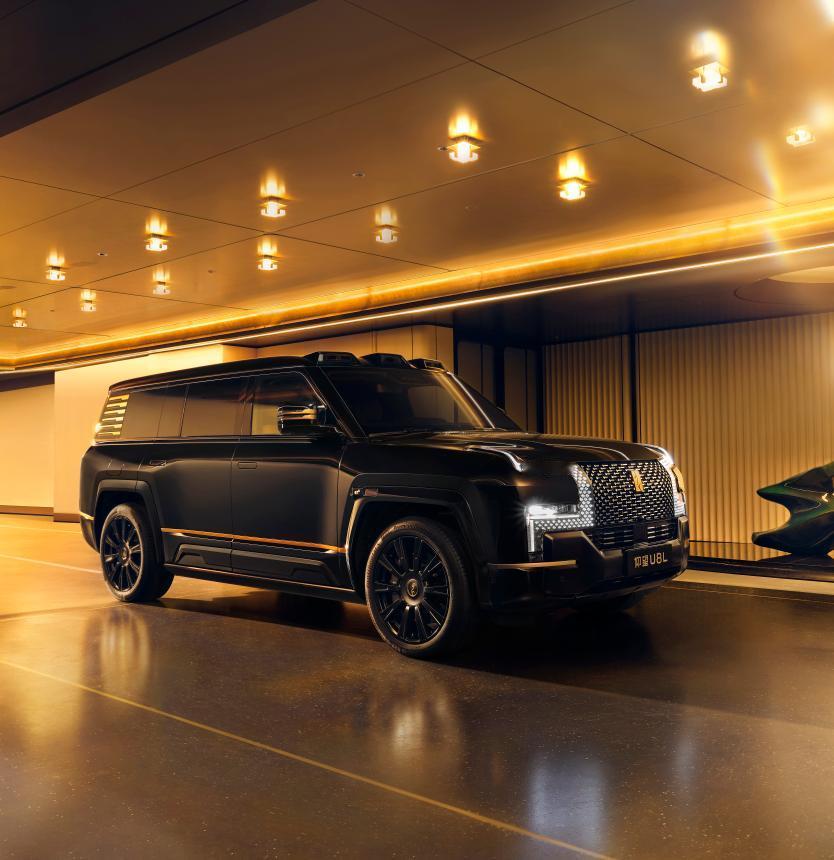 揽胜加长/库里南要吃灰仰望U8L鼎世版接棒128万中式豪华来了！仰望U8L