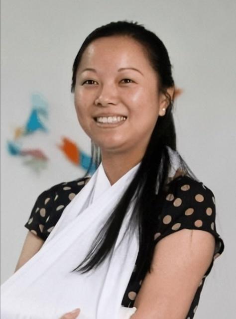 2011年，杭州2岁女童从10楼掉落，1女子徒手将她接住，女子的左臂因此断成3截