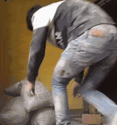 搞笑gif: 健身房的热度来源于这里! 光看都在冒汗!