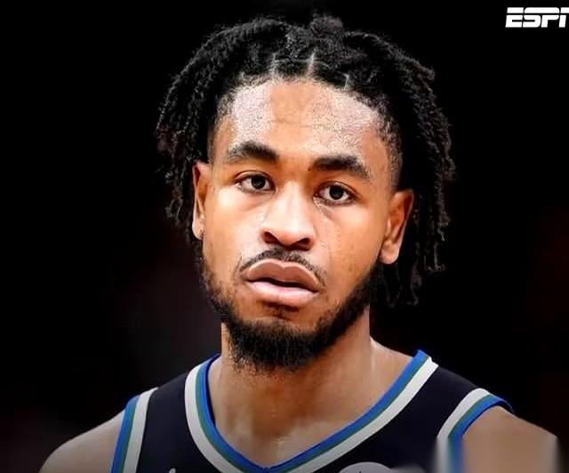 两年3000万美金的合同，白纸黑字，就这么摆在桌上。对很多人来说，这笔钱可能一