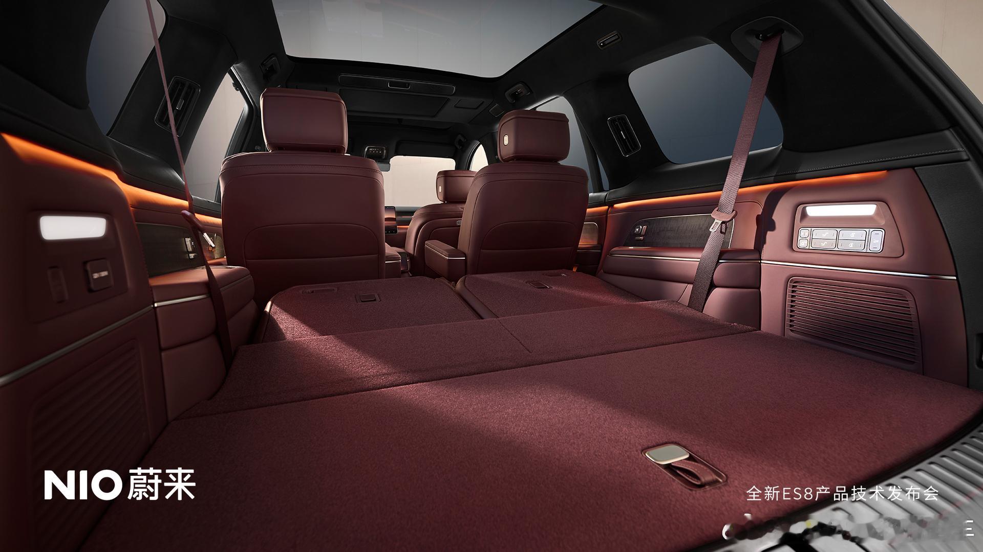 我回头翻了一下去年ES8的内饰图，我觉得ES9都不需要出马了蔚来汽车