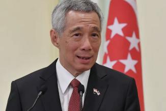 李显龙表示，真正的新加坡人要认清一个事实，新加坡不是华人国家，只是华人占多数而已