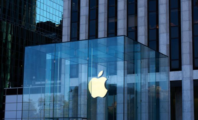 古尔曼警告苹果：乱加广告会激怒用户 据了解，近期苹果公司为增加收入，正准备在