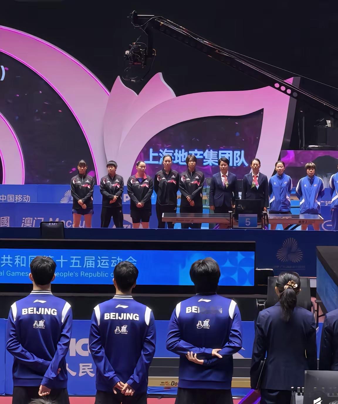 11月18日新鲜的莎头以这样的方式同框了！[赞][捂脸哭]哈哈哈，真是无巧不成书