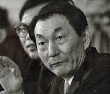 2026年8月13日，日本驻华大使馆降了半旗。 使馆在官方微博上发了照片，配