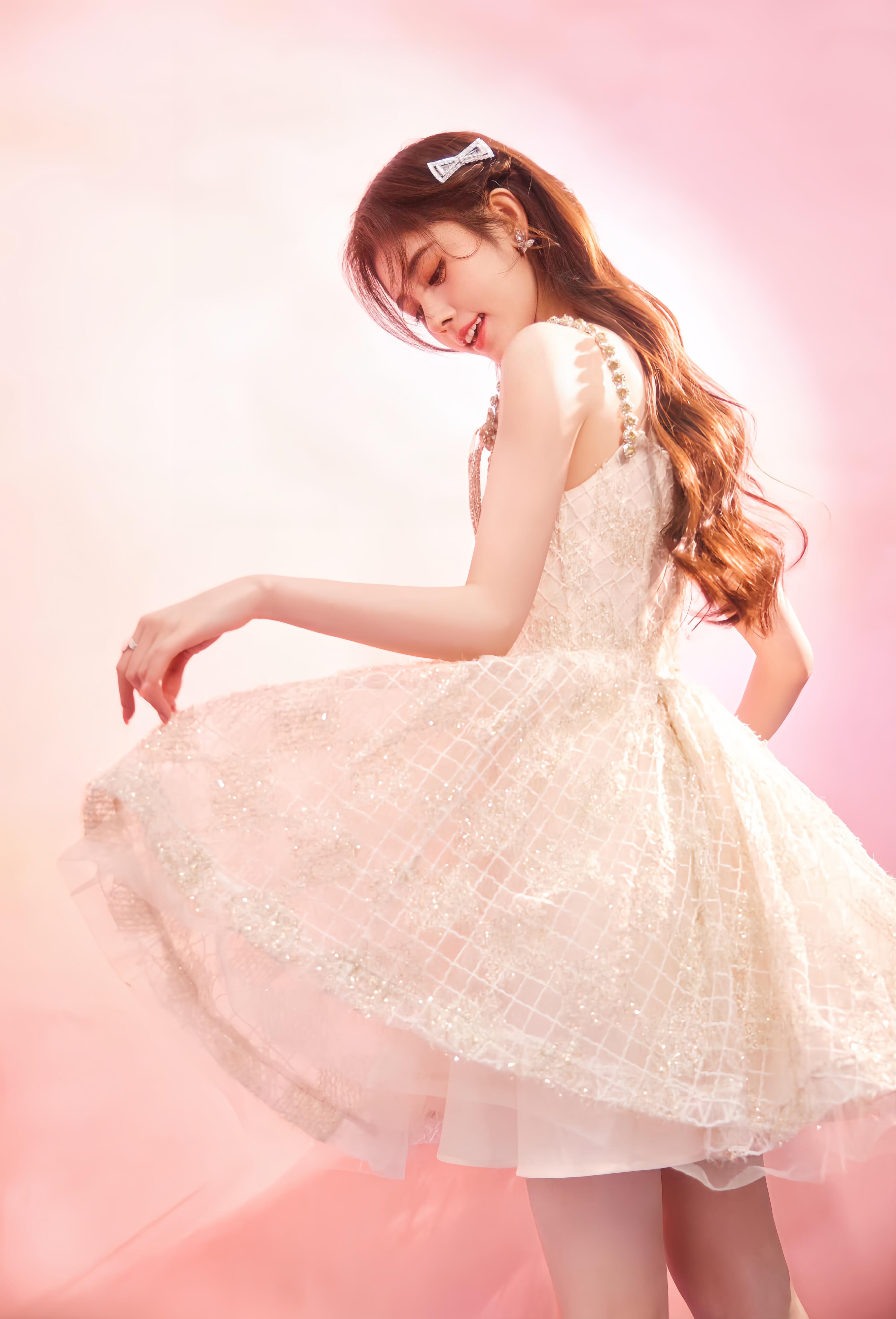 公主就应该穿公主裙🎀🩷|||鞠婧祎​​​