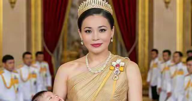 泰王为什么喜欢苏提达王后，而她的儿子却不让回王室。泰王看似对西拉米挺绝情的，