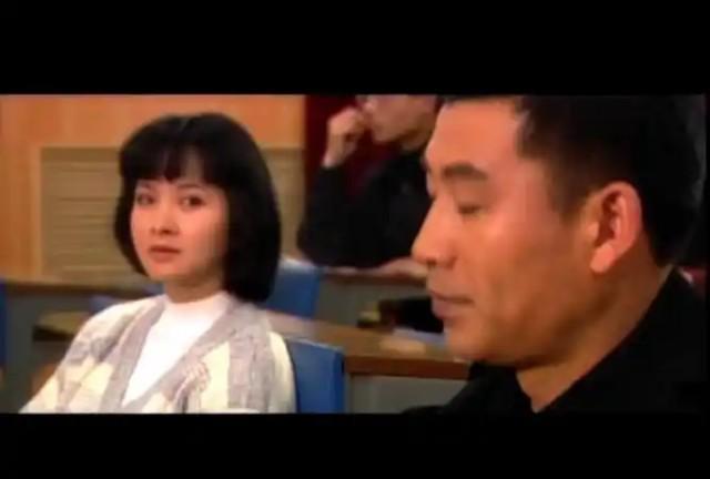 2000年，27岁的谢兰嫁给大自己11岁的师小红，两人约好了丁克，不要孩子，因为